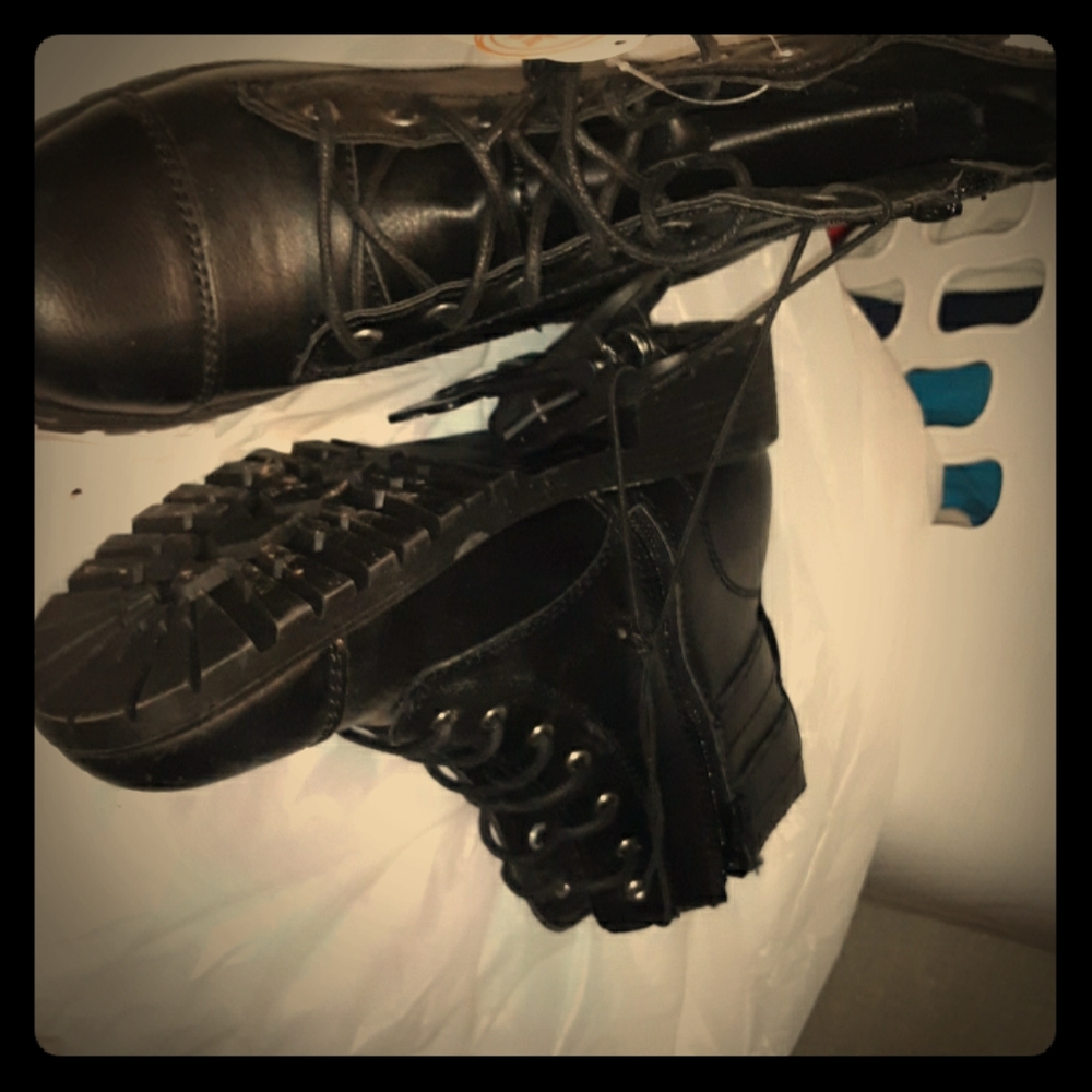 Girls boots